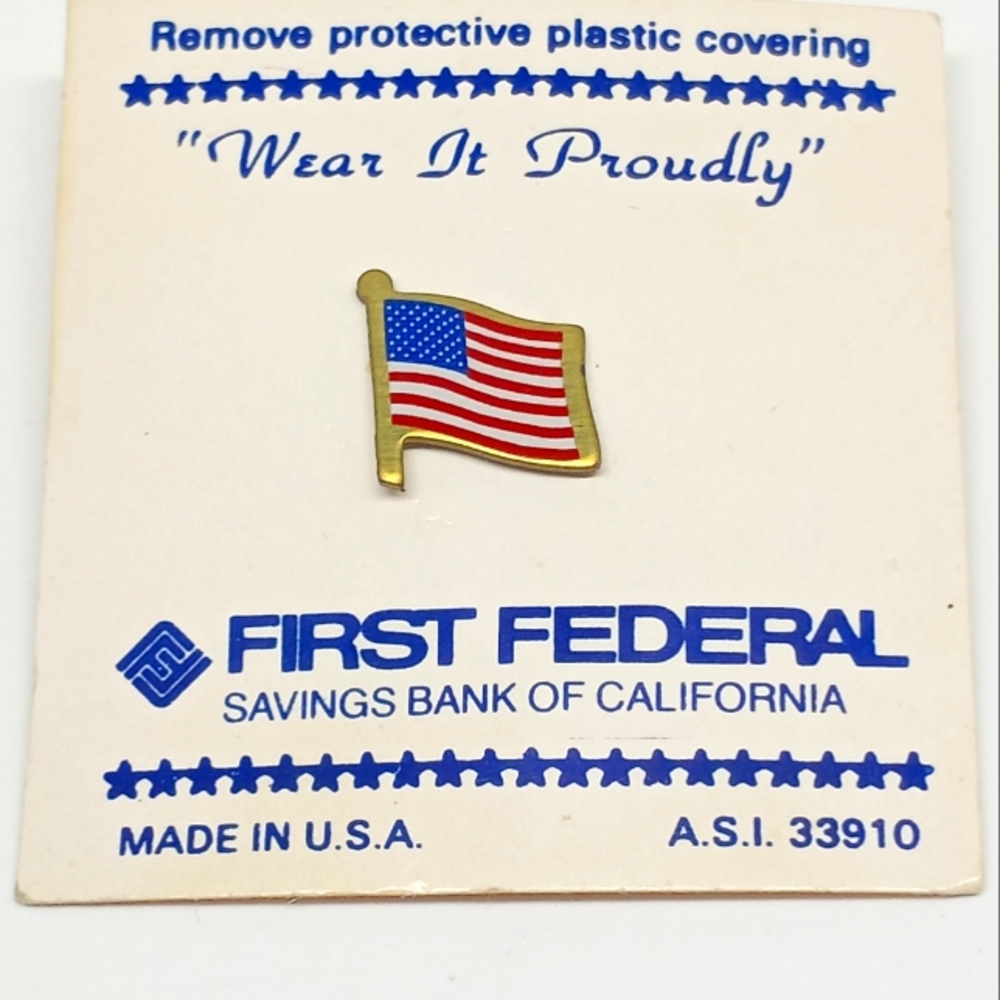 Vintage First Federal Bank Patriotic Usa Flag Lapel Hat Pin USA Made With Card